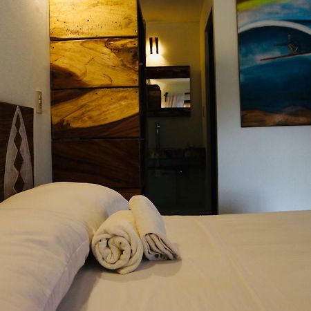 Experiencia Surf Camp Hostel Brisas de Zicatela Ngoại thất bức ảnh