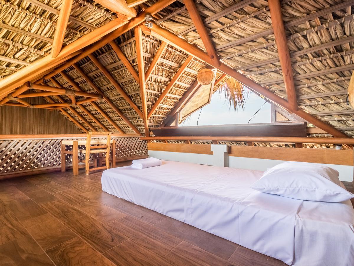Experiencia Surf Camp Hostel Brisas de Zicatela Ngoại thất bức ảnh