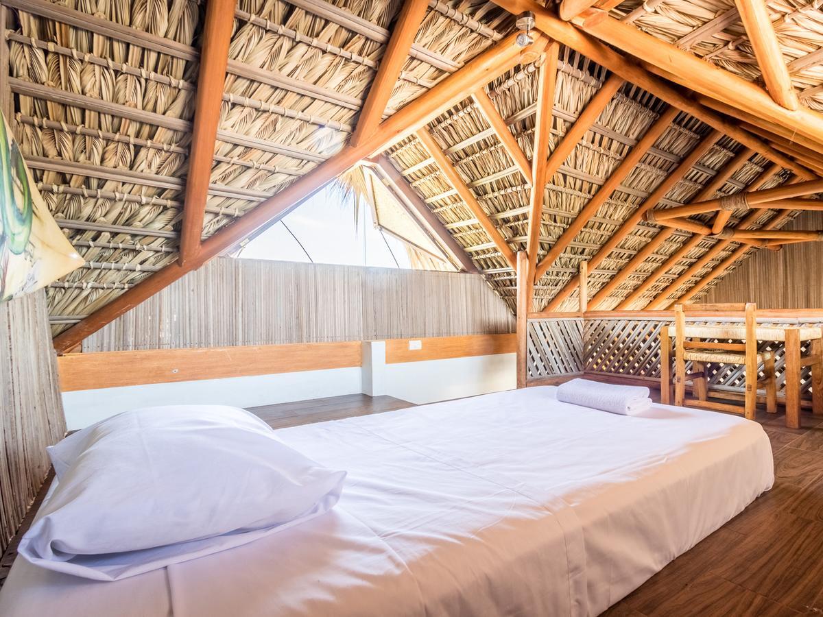 Experiencia Surf Camp Hostel Brisas de Zicatela Ngoại thất bức ảnh