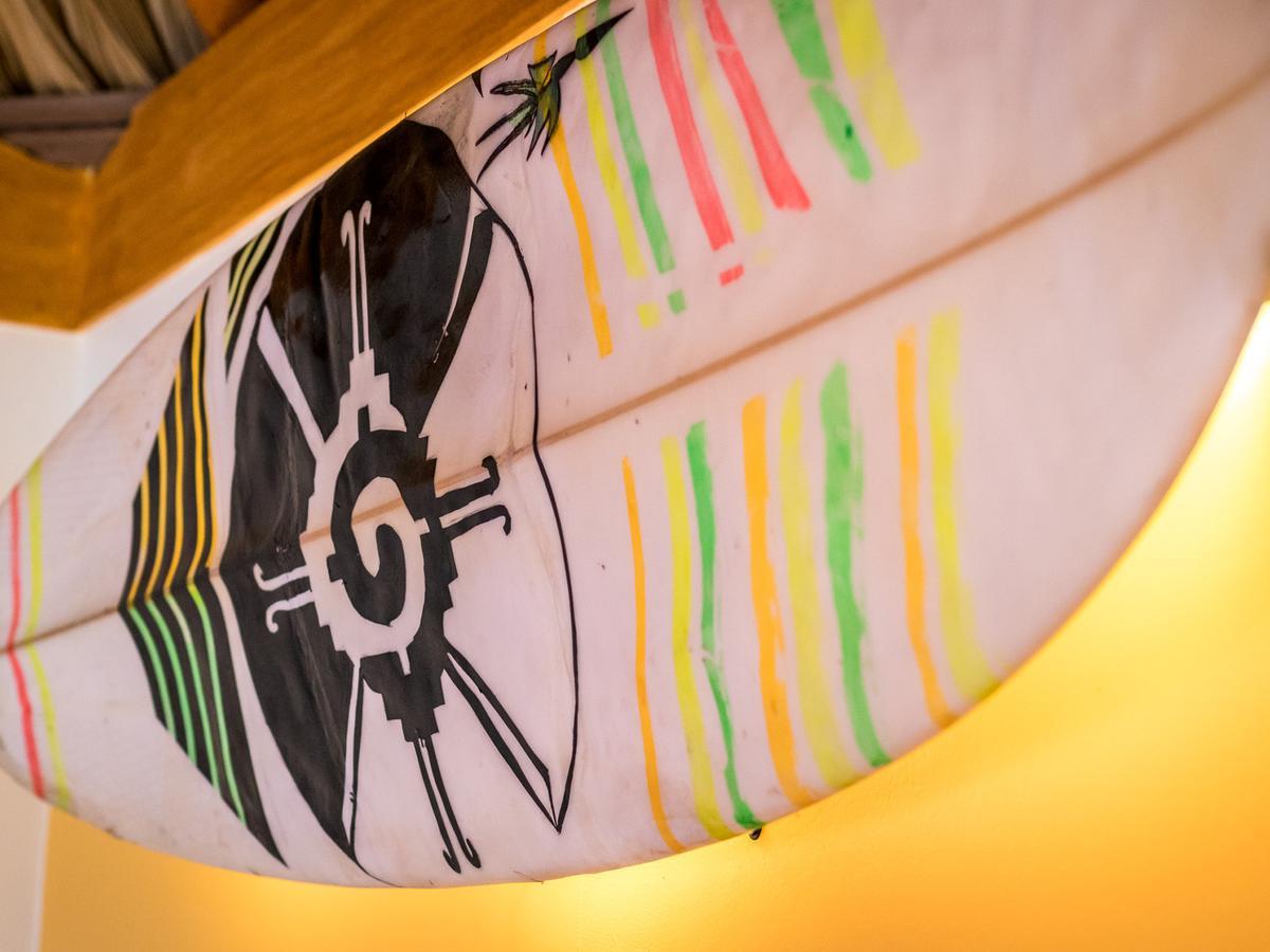Experiencia Surf Camp Hostel Brisas de Zicatela Ngoại thất bức ảnh