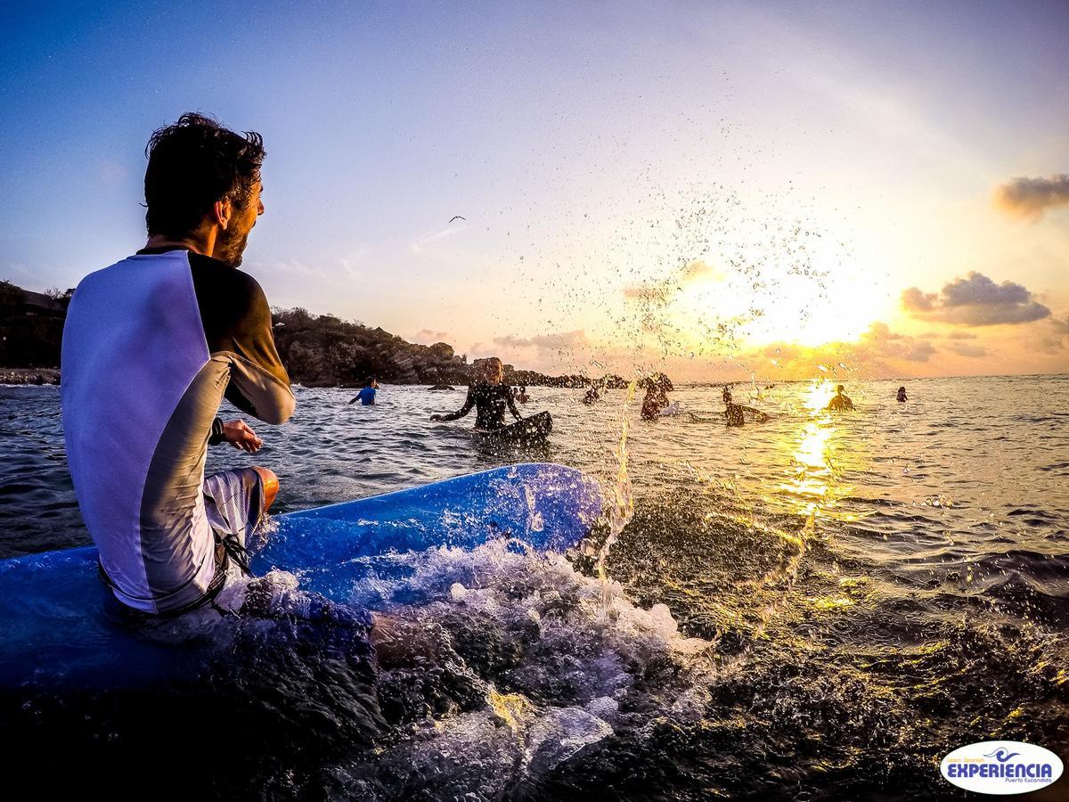 Experiencia Surf Camp Hostel Brisas de Zicatela Ngoại thất bức ảnh