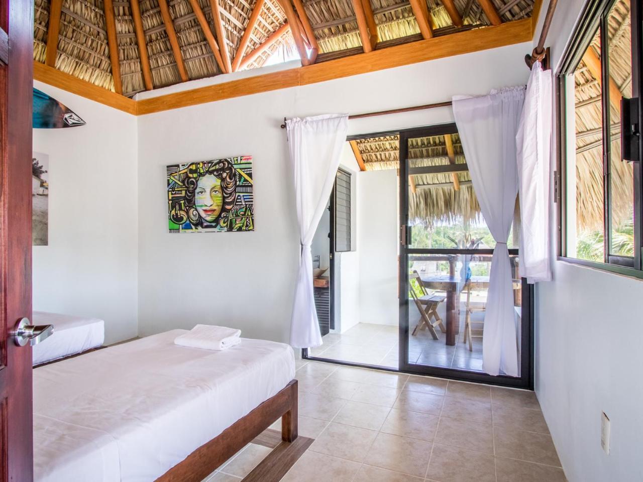 Experiencia Surf Camp Hostel Brisas de Zicatela Ngoại thất bức ảnh
