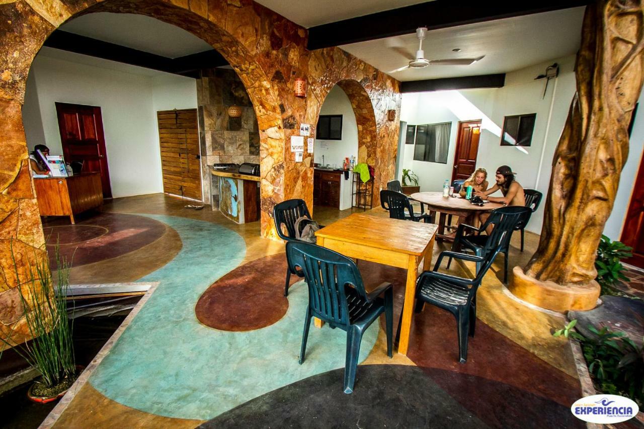 Experiencia Surf Camp Hostel Brisas de Zicatela Ngoại thất bức ảnh