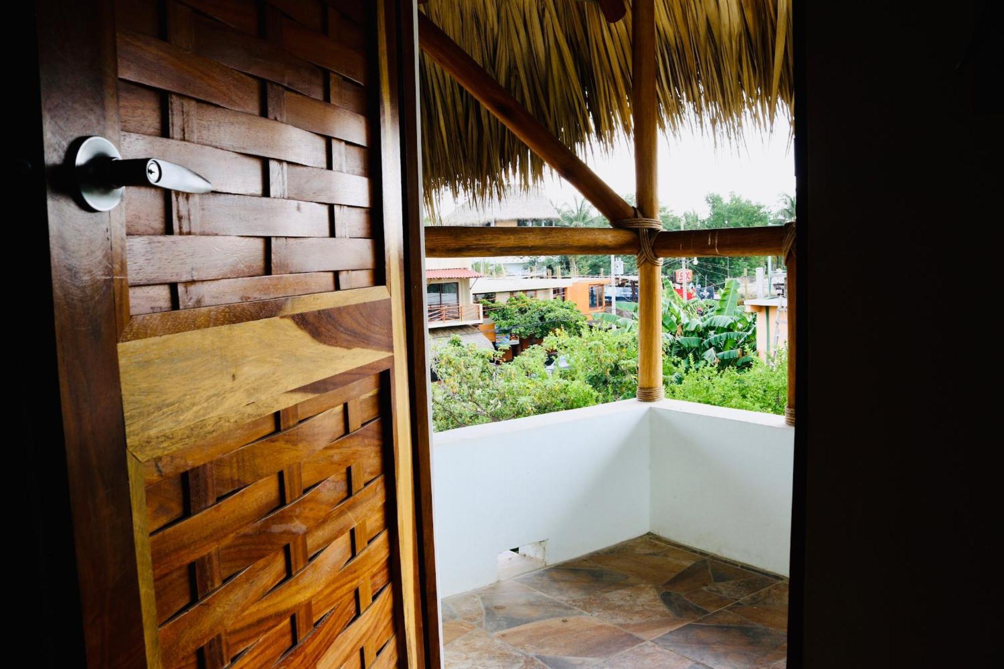 Experiencia Surf Camp Hostel Brisas de Zicatela Ngoại thất bức ảnh